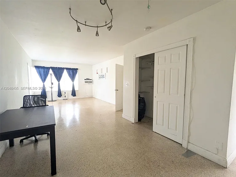 7805 Crespi Blvd #1 — Photo 4