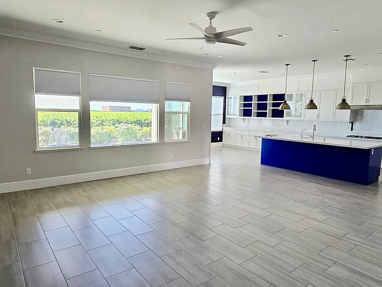1557 Marigold Way — Photo 7