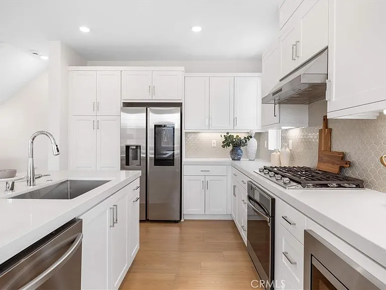 1221 Windmill Ln — Photo 10