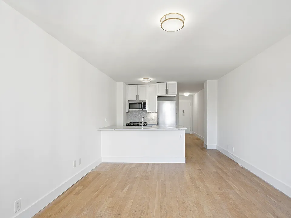 788 Columbus Ave #1R