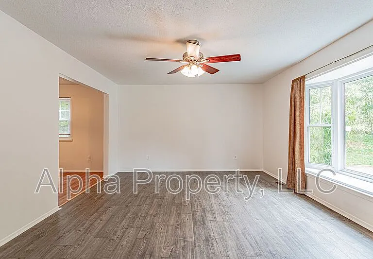 134 Saturn Ln — Photo 4
