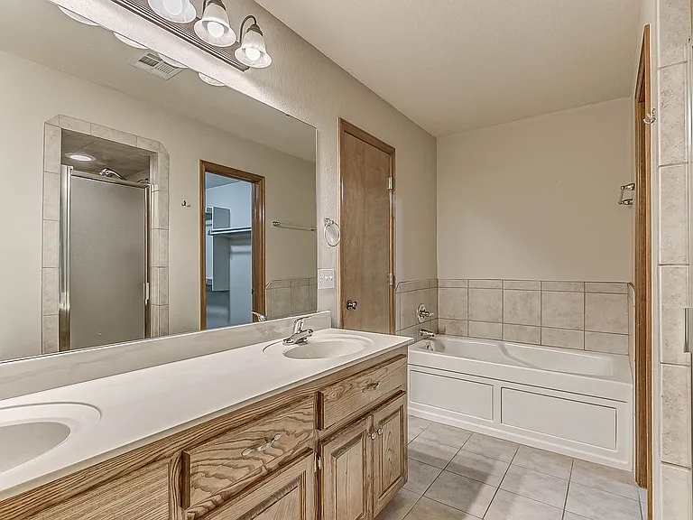 2224 NW 157th Ter — Photo 32