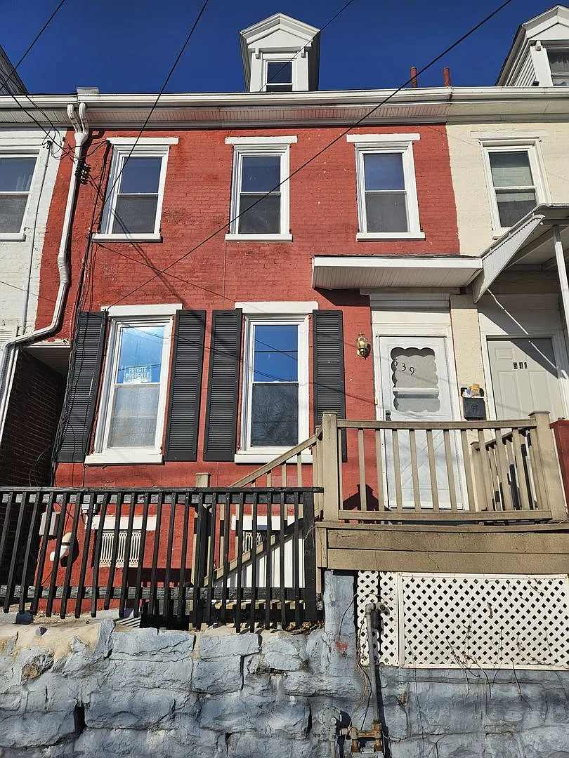 539 Lincoln Ave photo 1