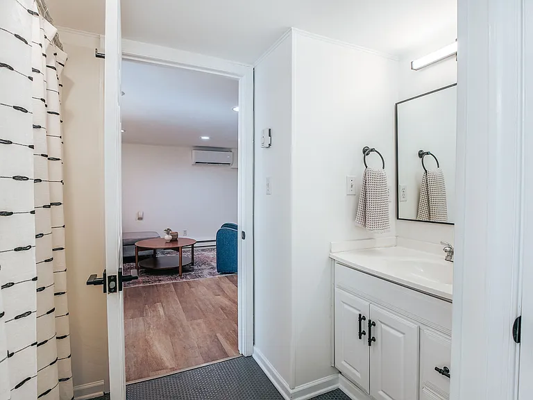 516 Valley Rd #B — Photo 13