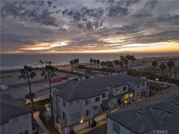 19261 Surfview Dr, Huntington Beach, CA 92648