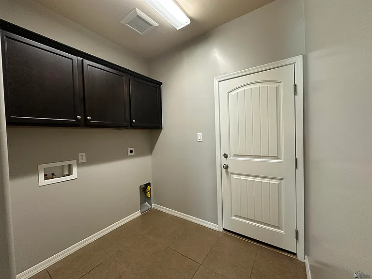 6569 E 34th Ln — Photo 13