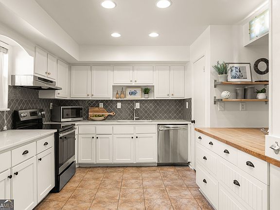 5th image of 307 Adair St APT F4
