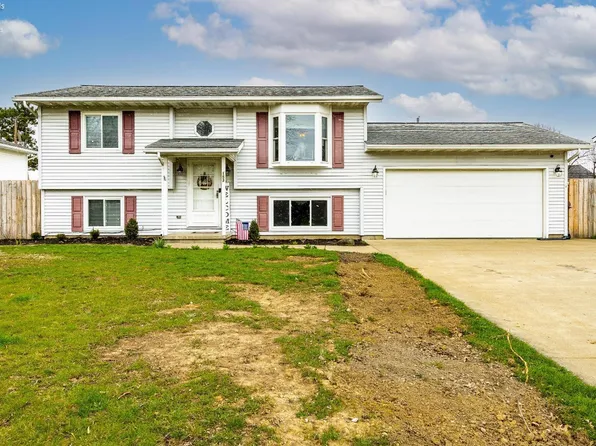 153 W Thomson Dr, Clyde, OH 43410