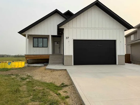 37 W Maclean Close, Blackfalds, AB T4M 0H4
