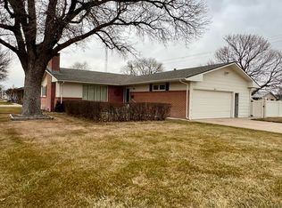 1602 Little Sioux Ln, Cozad, NE 69130