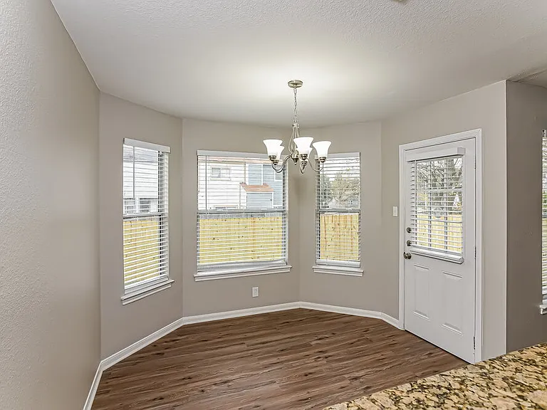 12206 Ashley Ct — Photo 6