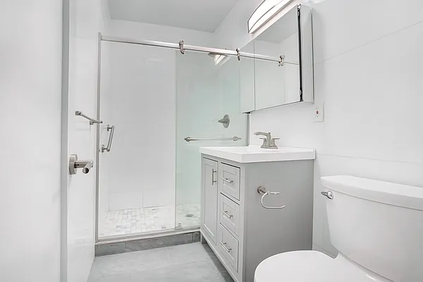 Rented by Creed Realty Group | media 8