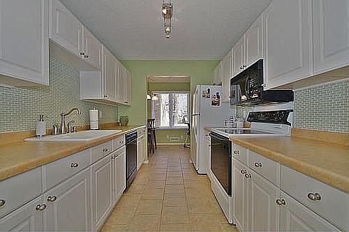 3rd image of 222 Birnamwood Dr