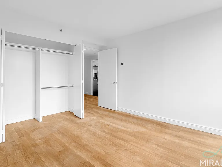 60 23rd St #1209 — Photo 3