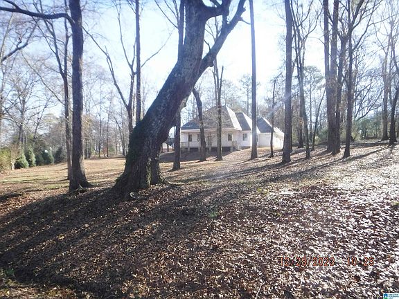 3rd image of 60 River Oaks Ln