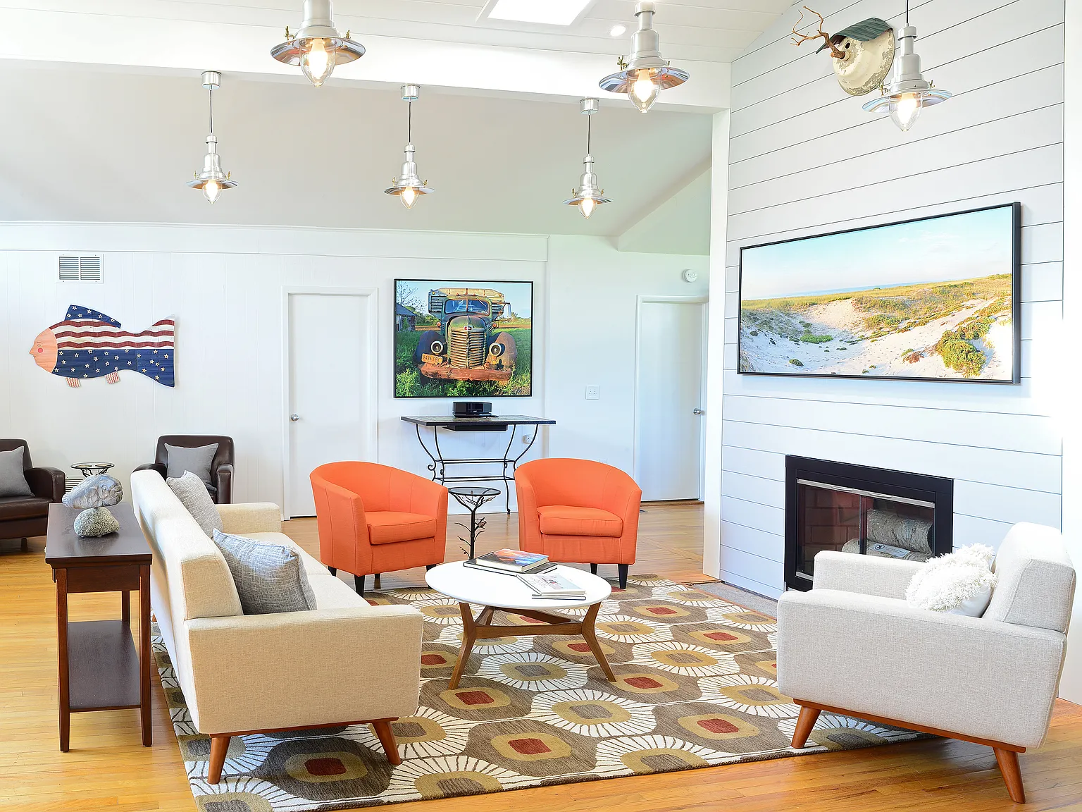 Relaxing and Quiet Home on Three-Mile Harbor - Water Front w/dock — Photo 3