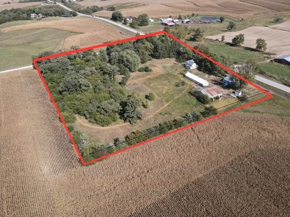 2009 G Ave, Marengo, IA 52301