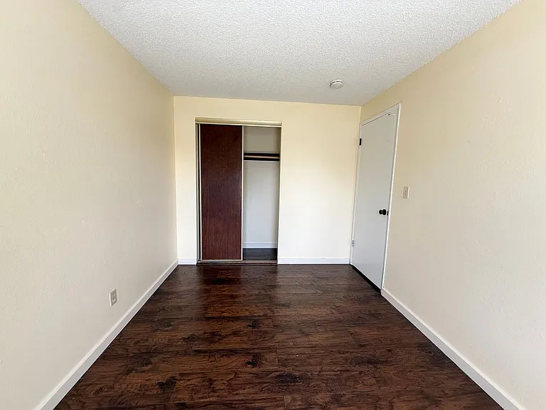 5925 SW Main Ave #1-6 — Photo 11