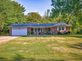 575 Anna Mae Dr, Mogadore, OH 44260