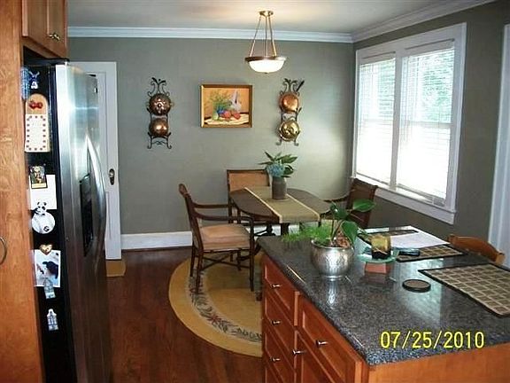 3rd image of 22 E Mountainview Ave