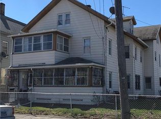 90 Deacon St, Bridgeport, CT 06607