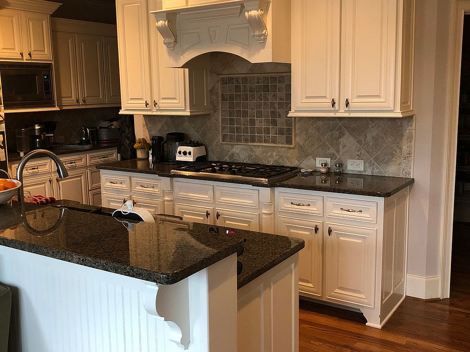 1st image of 107 Fernwood Dr