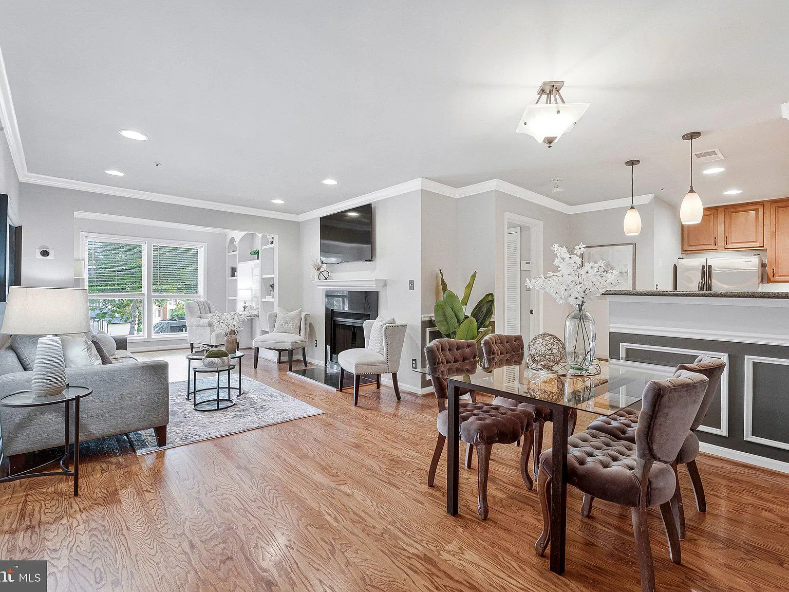 2 bed, 2.0 bath, 1088 sqft, $2,500 — Photo 3