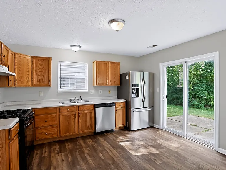 5439 Lake Boggs St — Photo 14