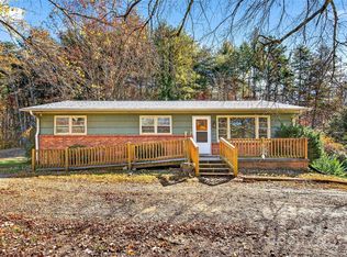 22 Woods Rd, Fairview, NC 28730