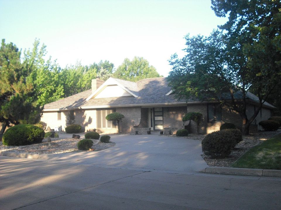 1st image of 2 Fleetwood Dr