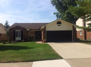 12256 Prairie Dr, Sterling Heights, MI 48312