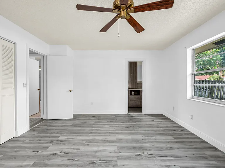 23073 SW 56th Ave — Photo 14