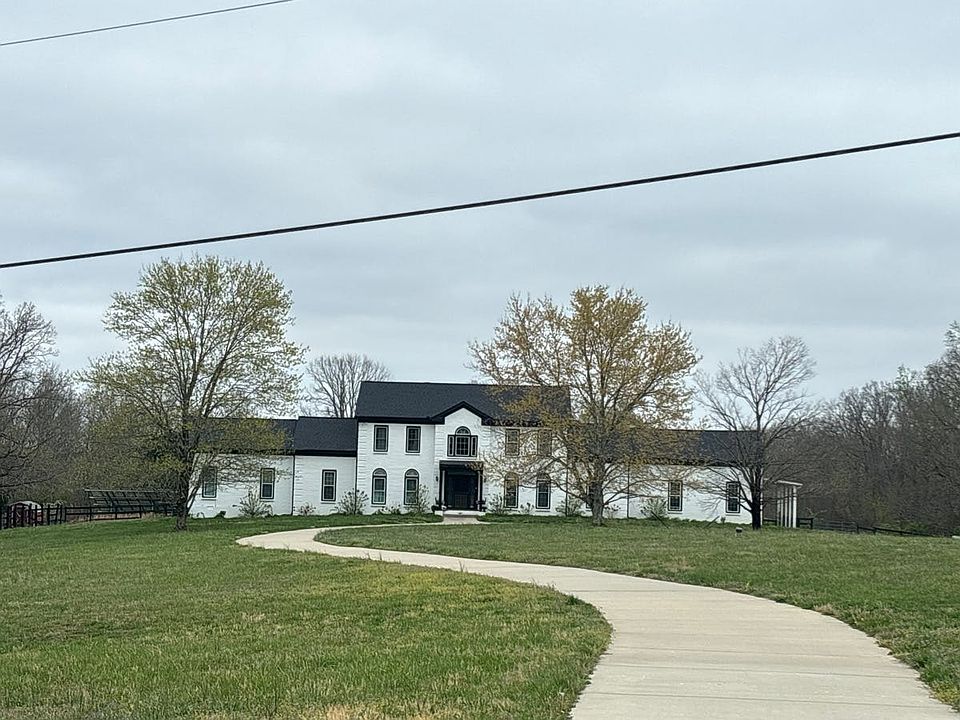 1st image of 5951 Pinewood Rd