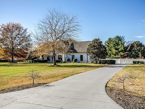 2nd image of 2230 Oakbranch Cir