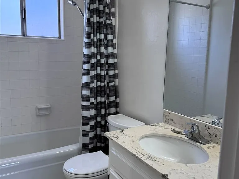 2310 Washington Cir #F — Photo 12