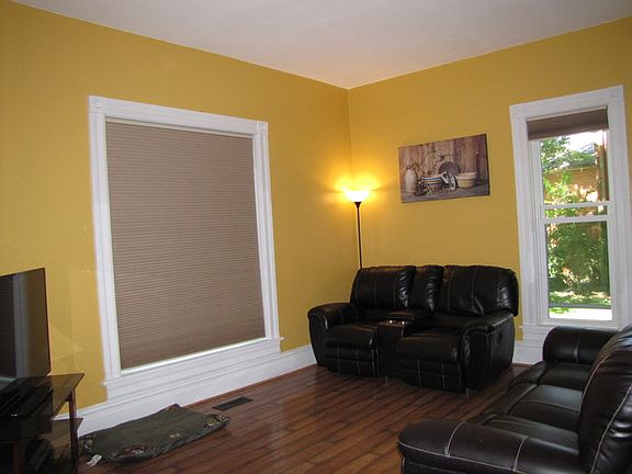 3rd image of 304 E Houghton St