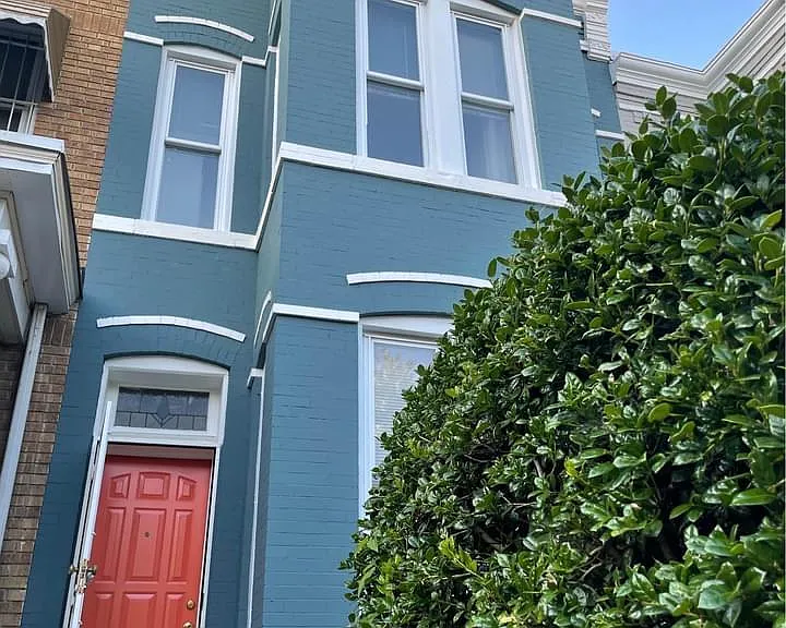 1332 E St NE — Photo 1