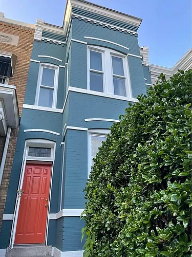 1332 E St NE Photo 1