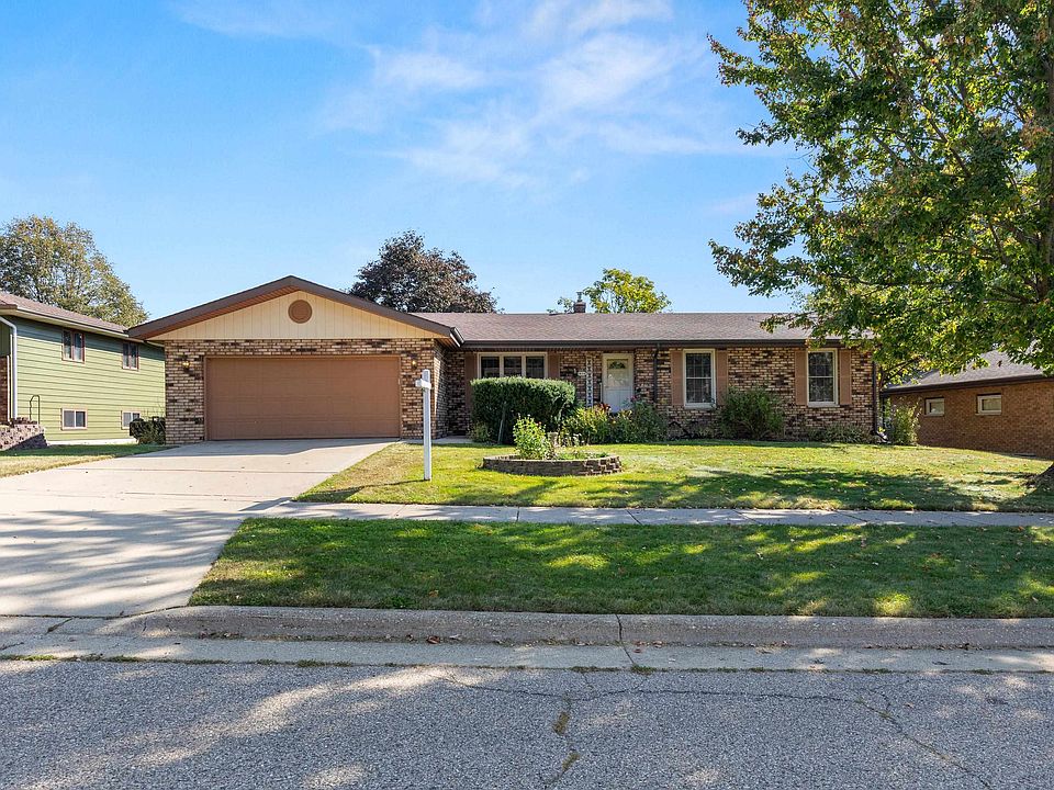 1st image of 1414 Camelot Dr