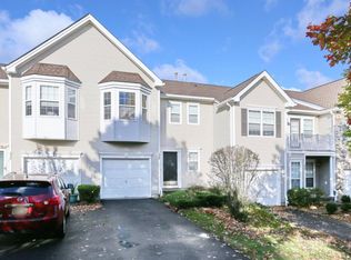 337 Vista View Dr, Mahwah, NJ 07430
