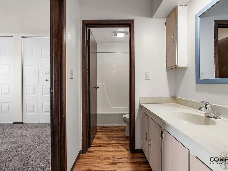 1025 W. MacArthur Avenue — Photo 9