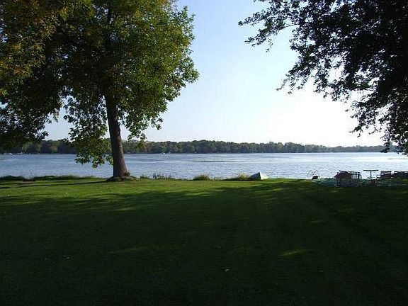 4th image of 22977 W Lake Shore Dr