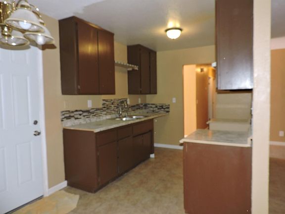 3rd image of 16064 Calandria Way