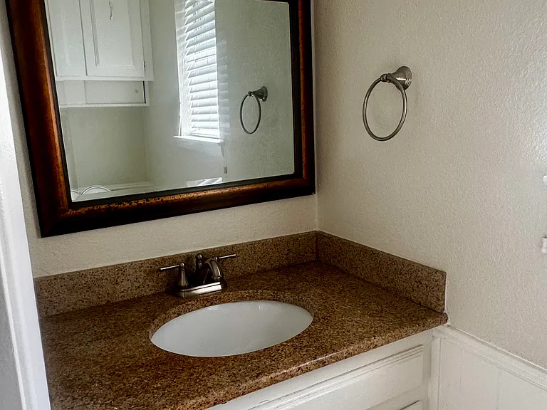 613 Overland Trl — Photo 16