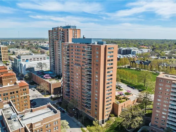 221 W 48th St APT 601, Kansas City, MO 64112