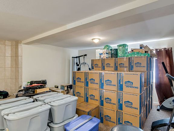 5th image of 2805 Howard Dr