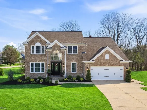 9943 Brookhill Cir, Twinsburg, OH 44087