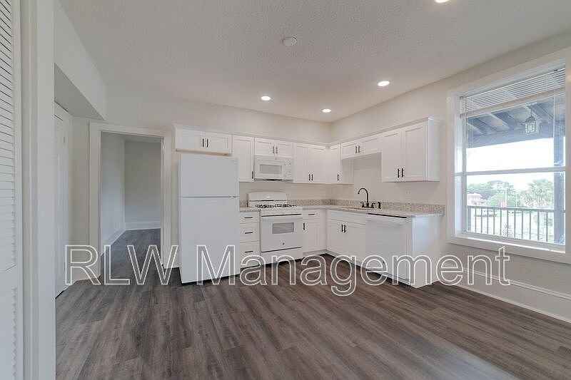 1st image of 11 N Central Ave APT 301