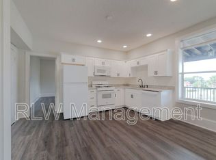 11 N Central Ave APT 301, Umatilla, FL 32784