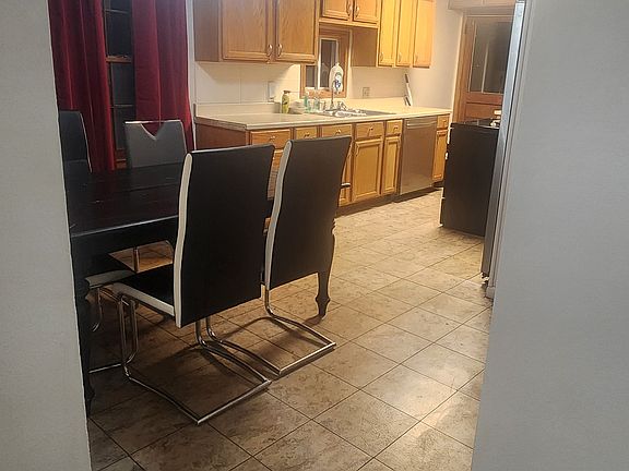 4th image of 406 NE 74th St #406